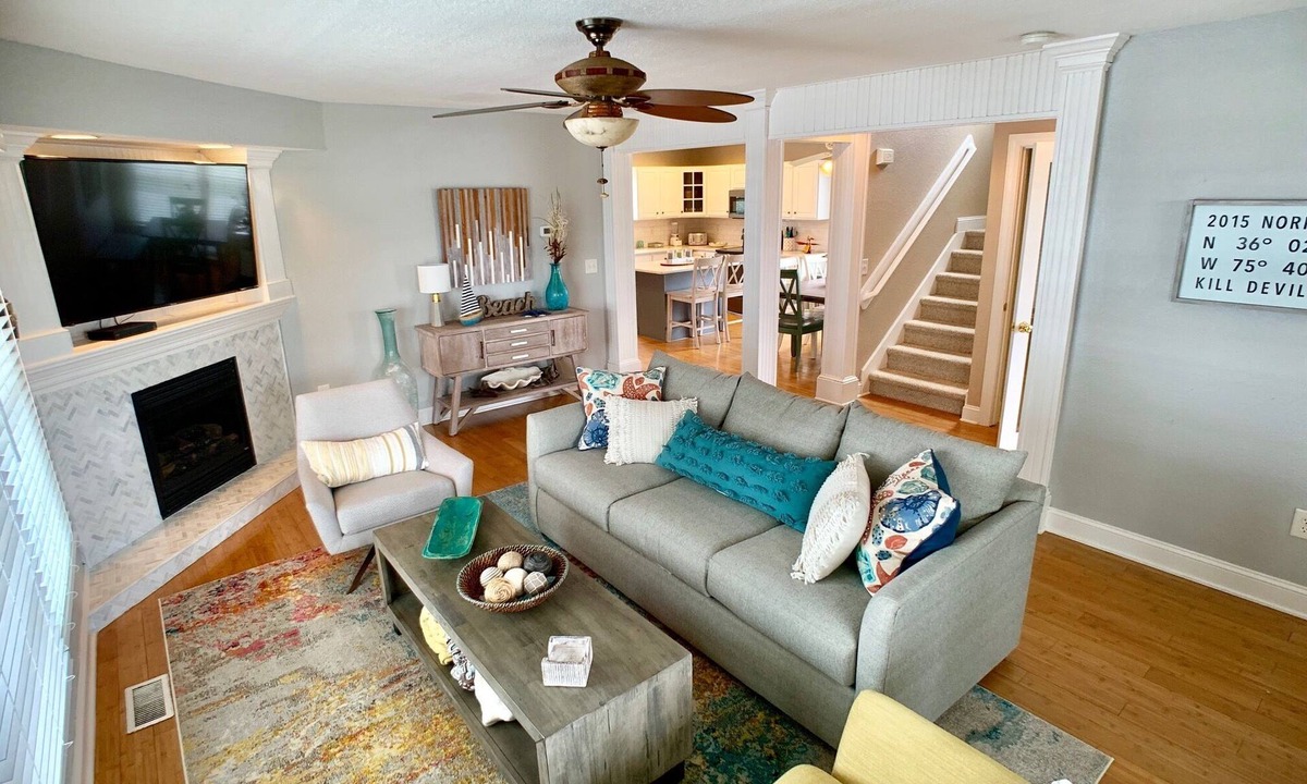 Colington House | Beautiful vacation home in Kill Devil Hills. Enjoy the ocean and the sound.