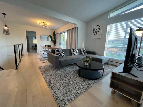 Renfrew-Collingwood House | Beautiful Vancouver Special Home