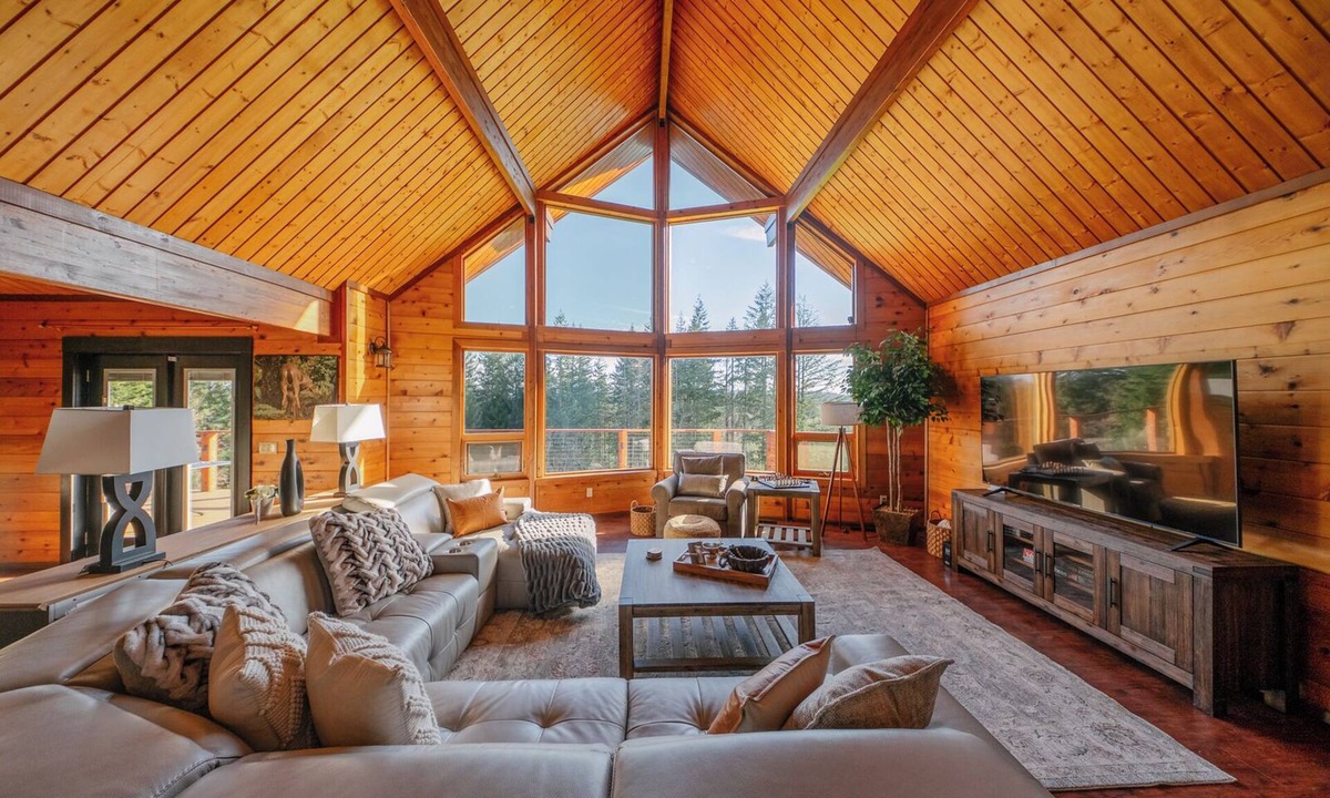 Centralia House | Beautiful views! Gorgeous country retreat on 5 acres. Private, quiet & secluded.