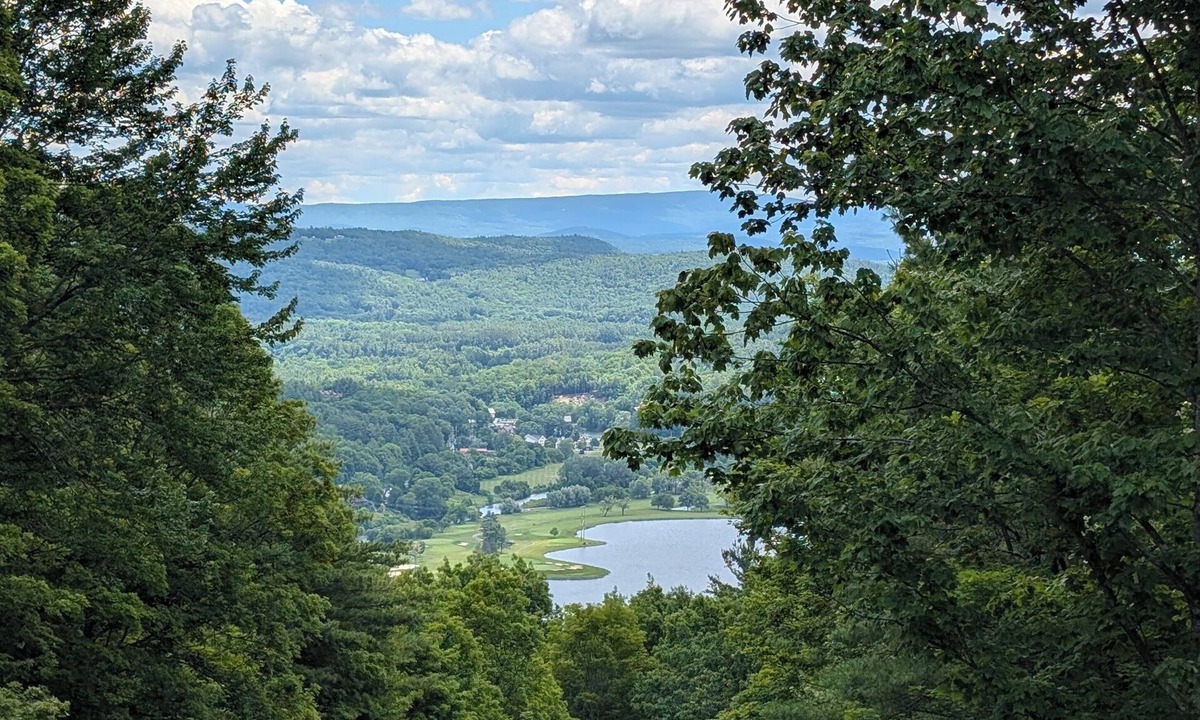 West Hartford Condo | Beautiful views overlooking the Quechee