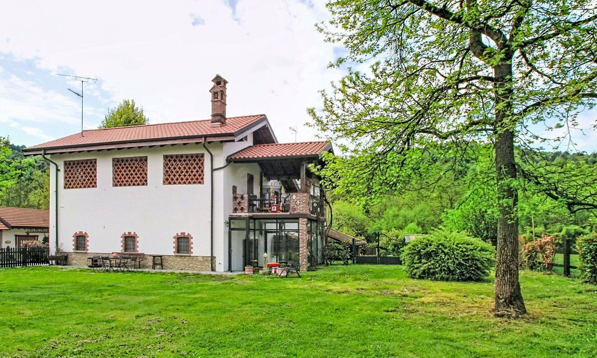 Comignago Villa | Beautiful villa for 5 people with WIFI, TV and patio
