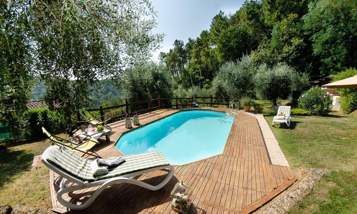 Massa e Cozzile Villa | Beautiful villa for 5 guests with WIFI, private pool, TV, veranda and pets allowed
