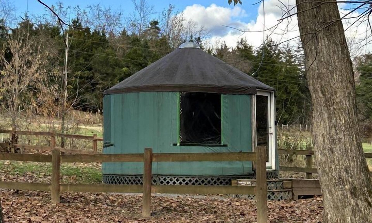 Luray RV Rental | Beautiful Waterfront Yurt for Rent near Washington DC, Virginia