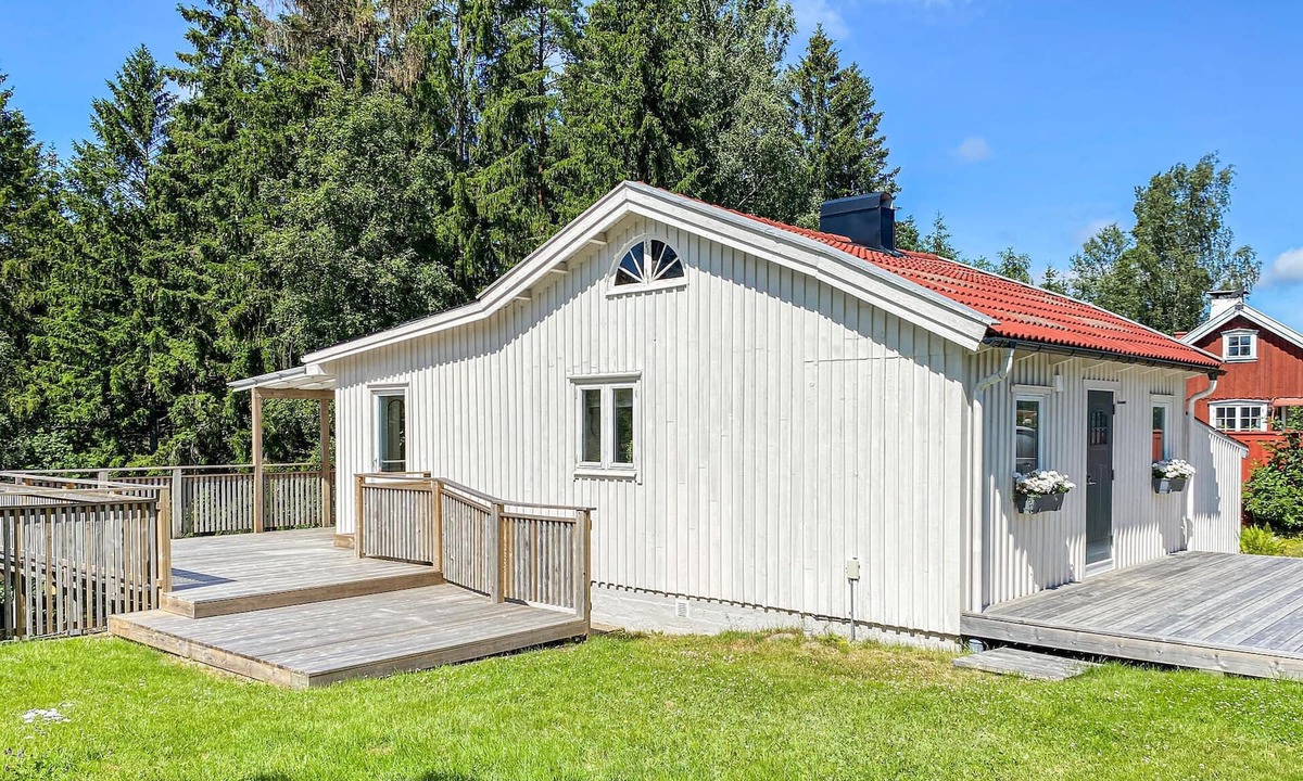 Harryda House | Beautiful wooden house with large wooden terrace in wonderful nature.
