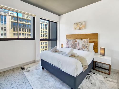Foreshore Apartment | Beautifulcentralsecure- hotel living for couples