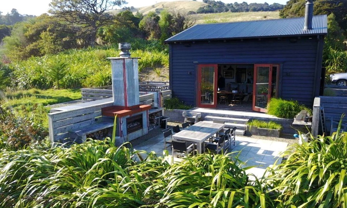Akaroa Cabin | Beautifully Appointed Akaroa Accommodation for Weekend Getaways from Christchurch