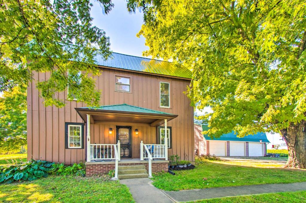 Annapolis House | Beautifully Restored Farmhouse in Marshall!