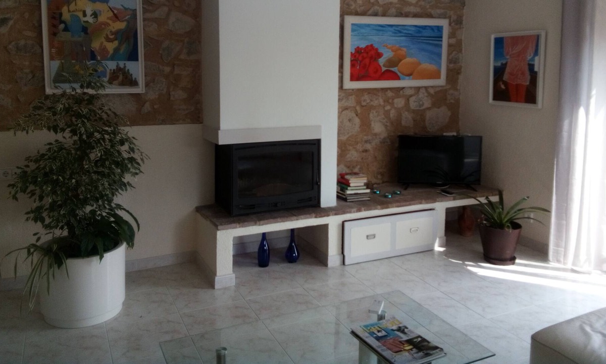 Cantallops House | Beauty and tranquility close to all amenities - culture and leisure