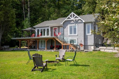 Val-des-Monts House | Beauty, tranquility, spa, winter wonderland