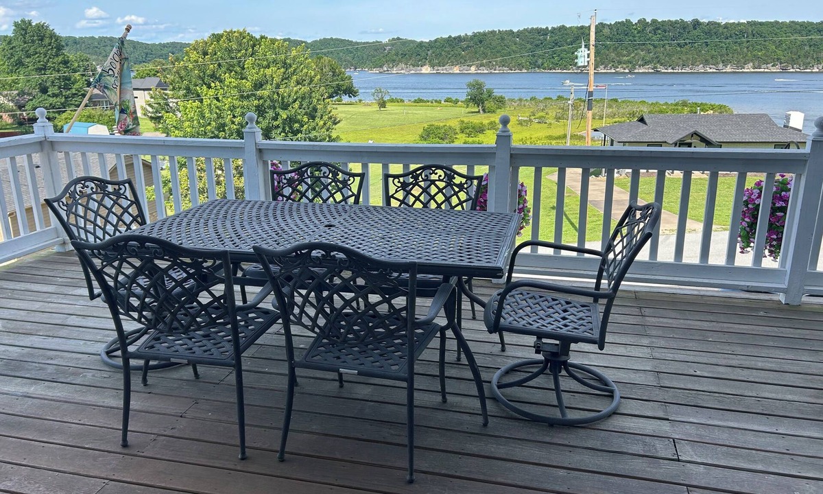 Beaver Shores House | Beaver lakeview home with indoor pool.Boat launch and swim area in neighborhood.