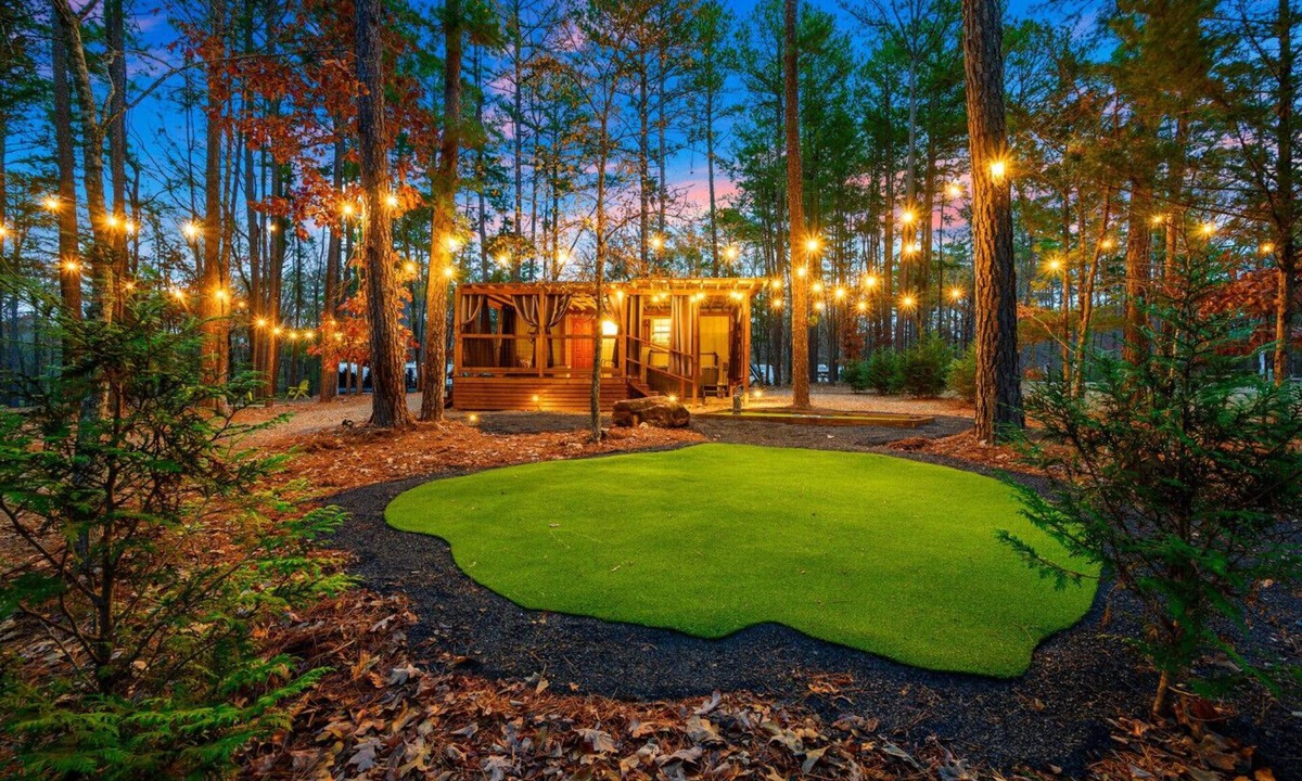 Broken Bow House | Beavers Box · Beavers Box: Hot Tub, Fire Pit & Cozy Charm