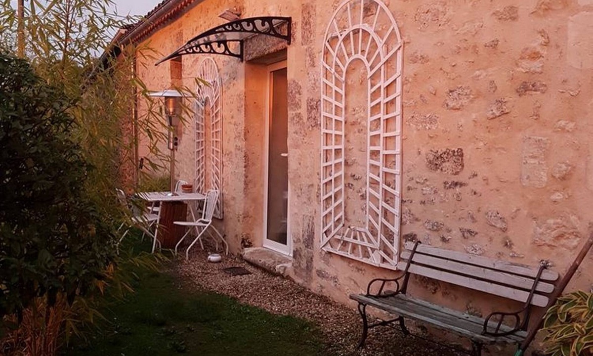 Saint-Philippe-dAiguille House | Bed and Breakfast near Saint-Emilion Cozy Suite Apartment.
