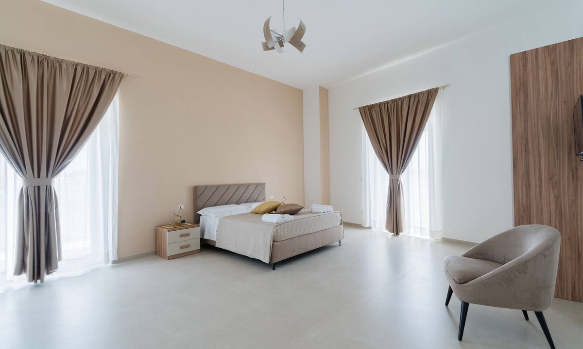 Galatone Bed & Breakfast | Bed and Breakfast 'Camera Calico' with Balcony, Wi-Fi and Air Conditioning