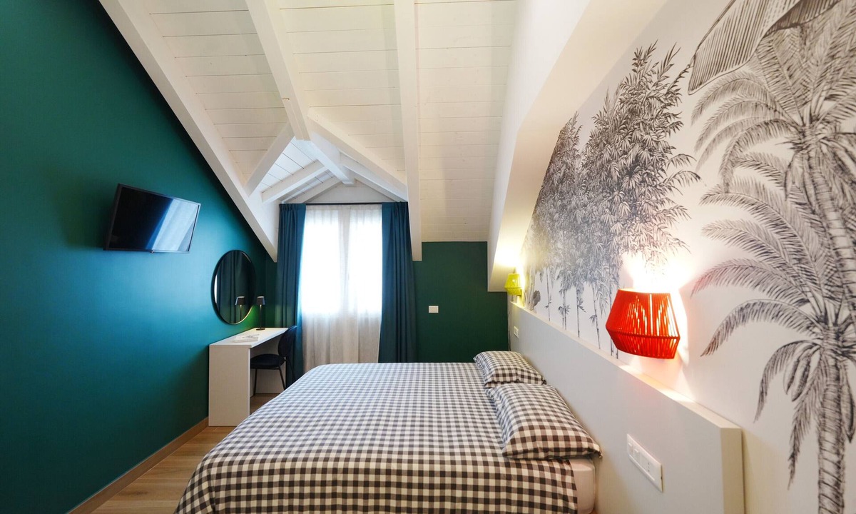 San Lazzaro Bed & Breakfast | Bed and Breakfast 'Camera Matrimoniale Deluxe Five' with Shared Terrace, Wi-Fi and Air Conditioning