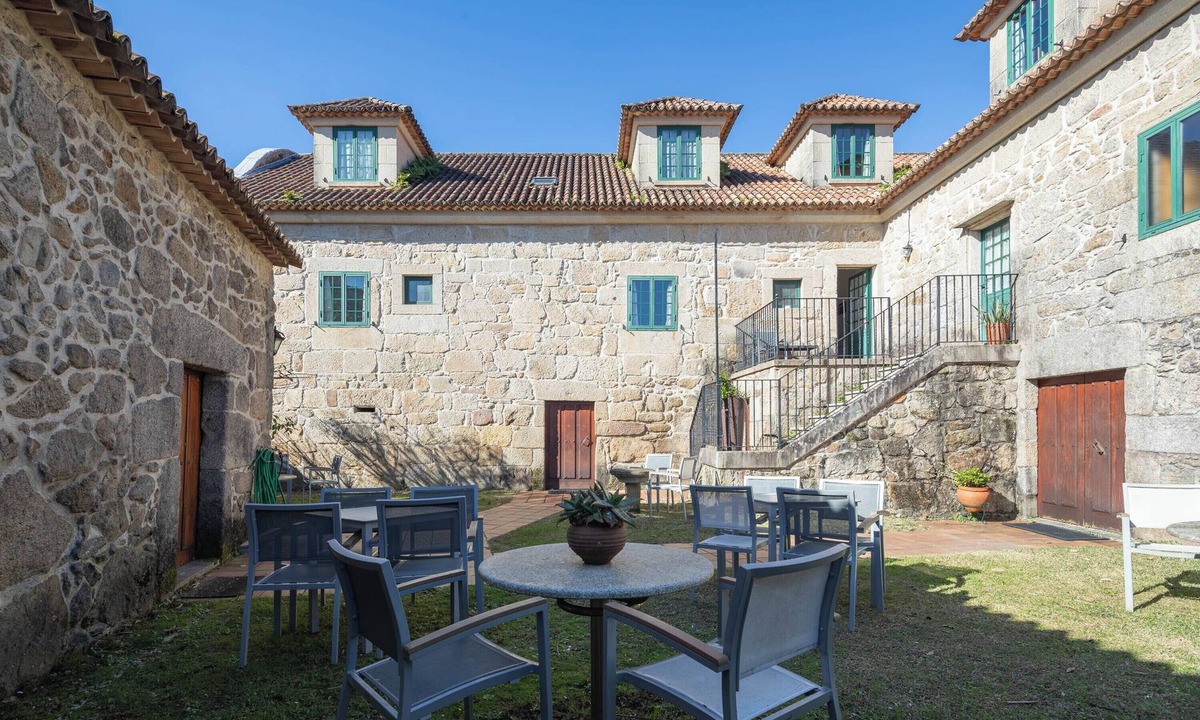 Areas Bed & Breakfast | Bed and Breakfast "Casa Rectoral Habitacion Triple 4" with Mountain View, Shared Pool & Wi-Fi