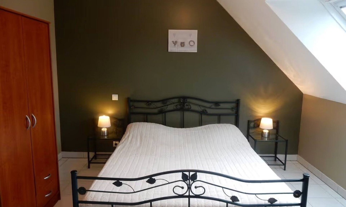Courtils Bed & Breakfast | Bed and Breakfast 'Chambre Verte' with Shared Garden and Wi-Fi
