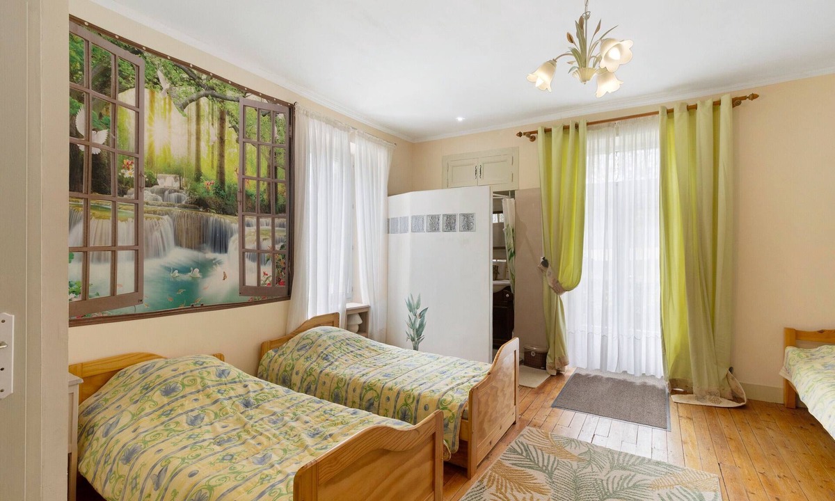 Grolejac Bed & Breakfast | Bed and Breakfast 'Chambre Verte' with Private Terrace, Shared Garden and Wi-Fi