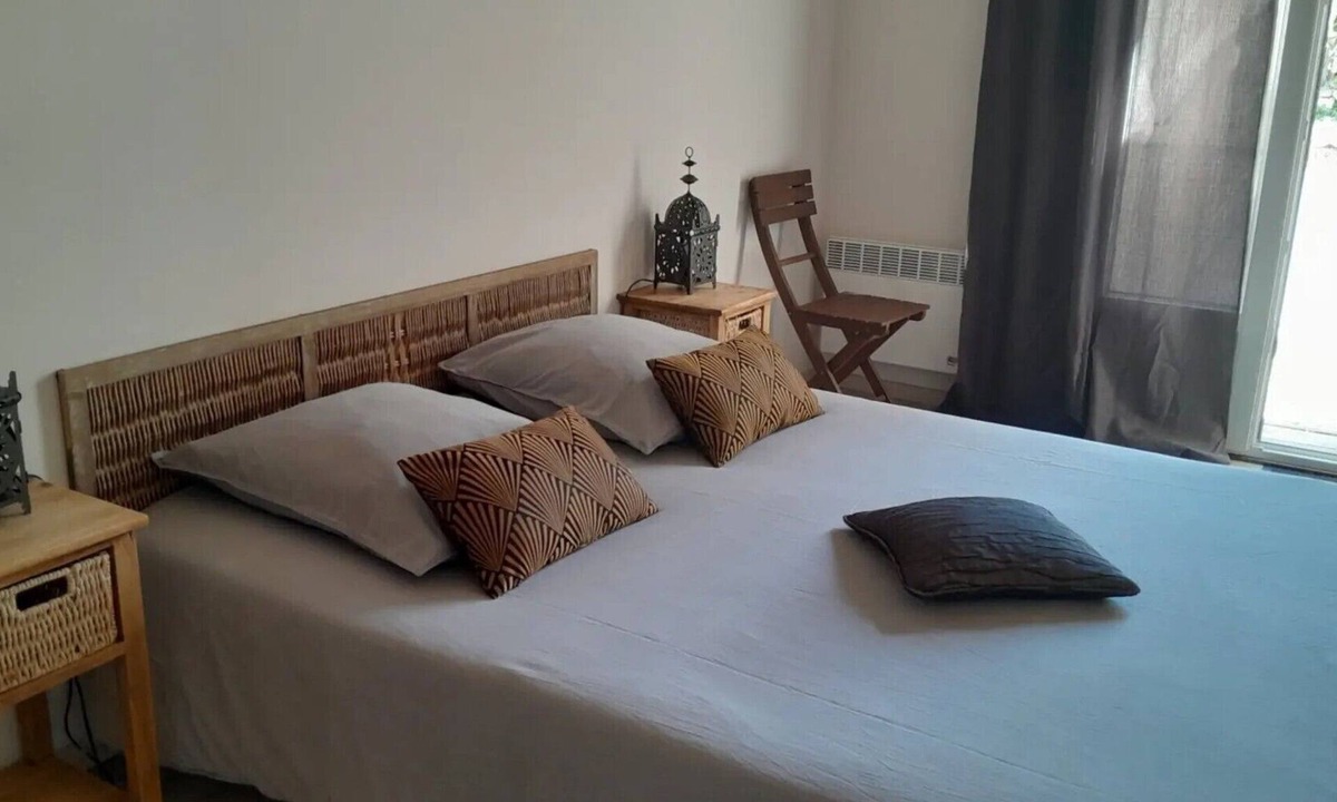 Heirs-Brouage Bed & Breakfast | Bed and Breakfast 'Chambres D'hôtes La Marouette 1' with Shared Terrace and Wi-Fi
