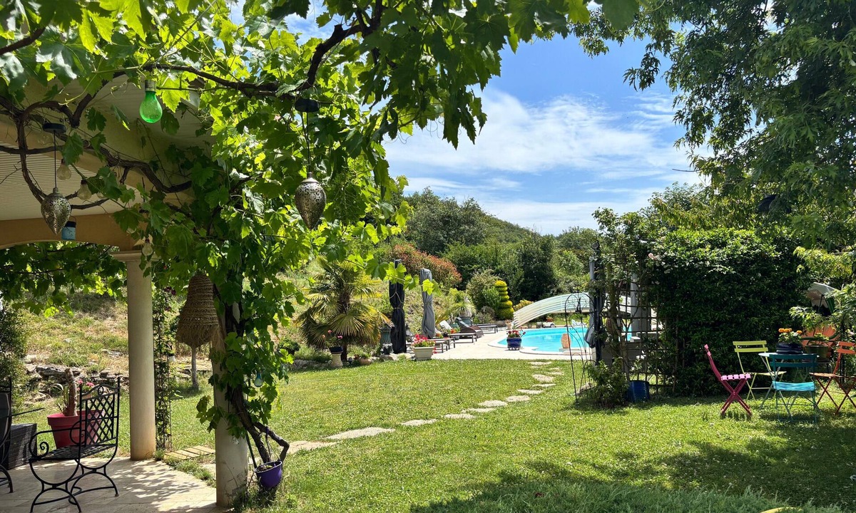 Veyssilieu Bed & Breakfast | Bed and Breakfast 'Maison D'hotes Dolce Vita' with Mountain View, Shared Pool and Wi-Fi