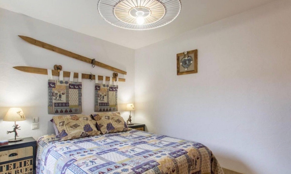 Orcier Bed & Breakfast | Bed and Breakfast 'Mayon' with Mountain View, Shared Garden and Wi-Fi