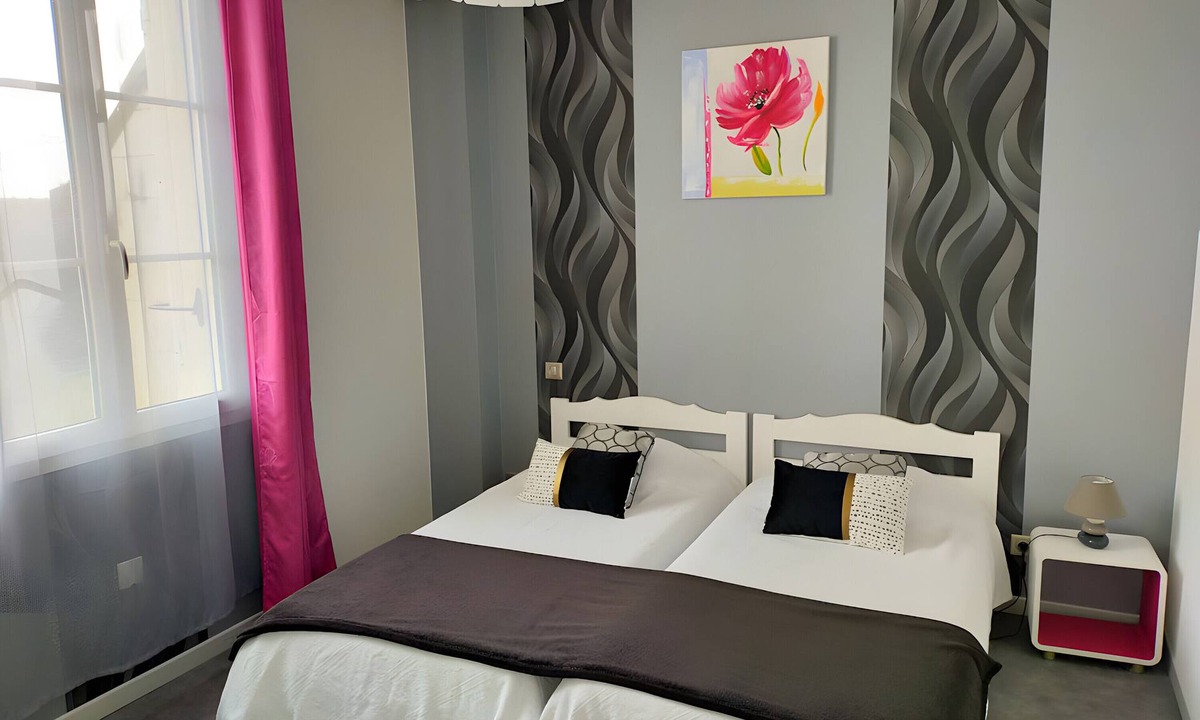 Montrichard Bed & Breakfast | Bed and Breakfast 'Les Chambres Du Faubourg 2' with Private Garden and Wi-Fi