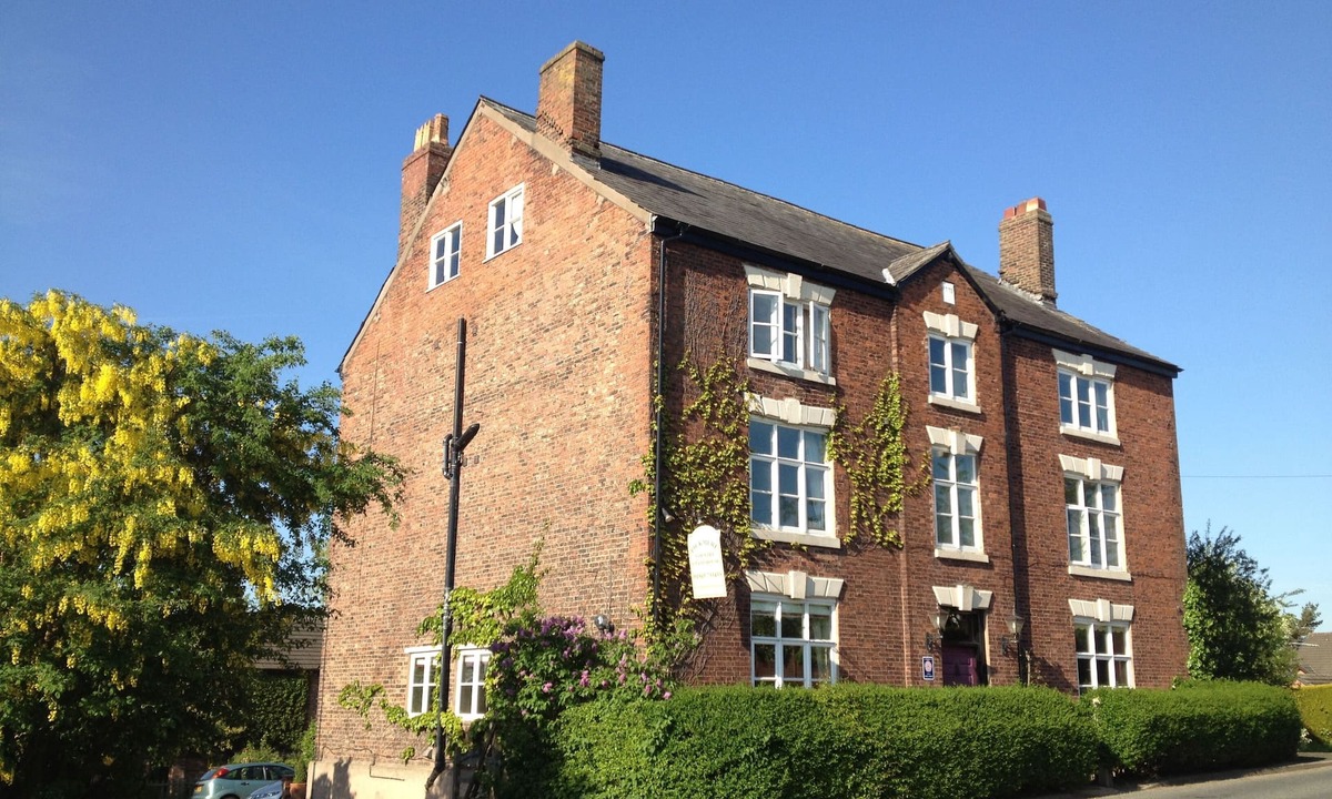 Pickmere House | Bed & breakfast Accommodation in Pickmere nr Knutsford/Northwich. Fully Licenced