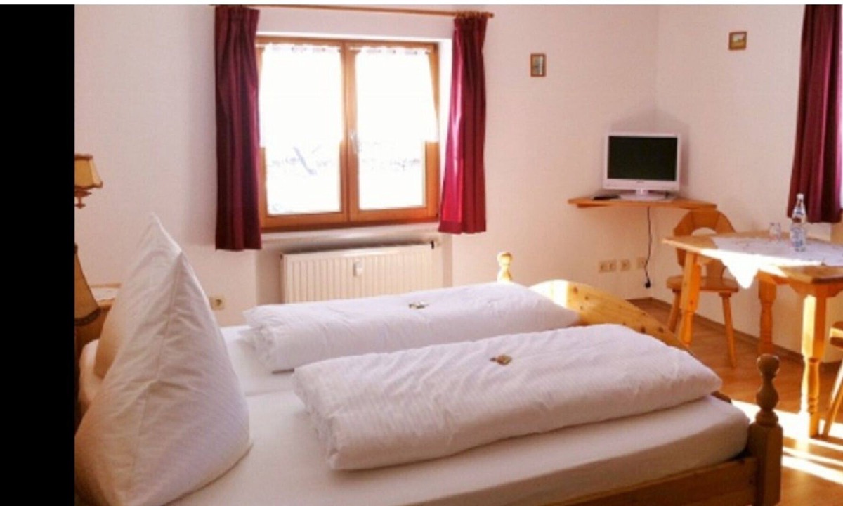Ettal House | bed & Breakfast