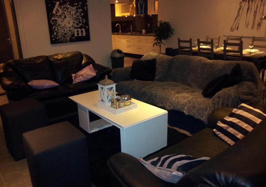 Den Oever House | Bed & Kitchen Den Oever