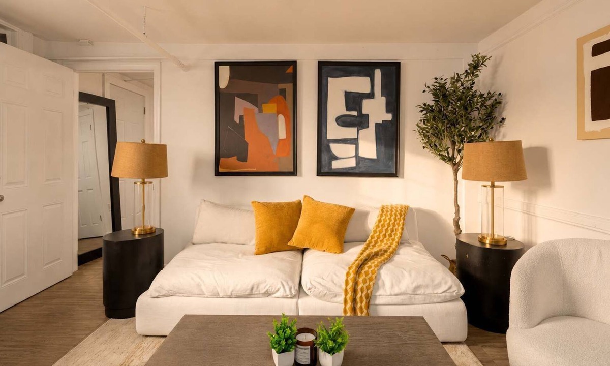 Williamsburg Apartment | Bedford Gardens | Designer W'burg 1BR