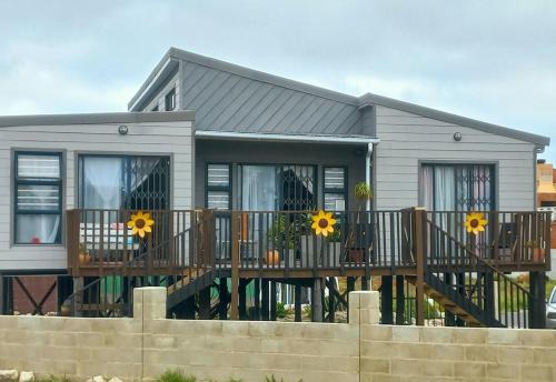 De Kelders House | Bedrock Accommodation