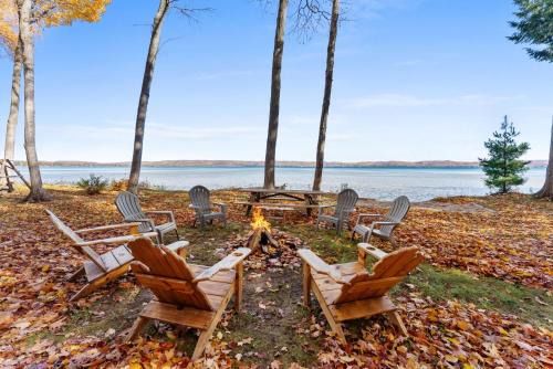 Glen Arbor House | Beech Tree Lodge on Glen Lake in Beautiful Northern Michigan - Minutes from the Sleeping Bear Dunes