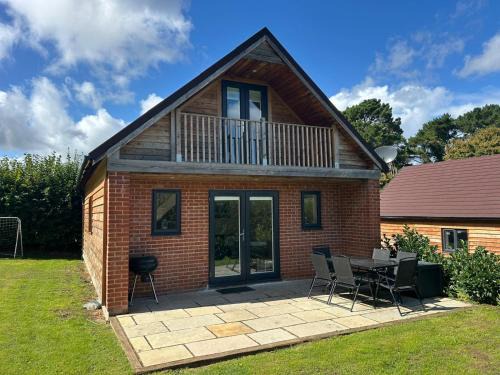 Bishops Waltham Ski Chalet | Beechen Lodges