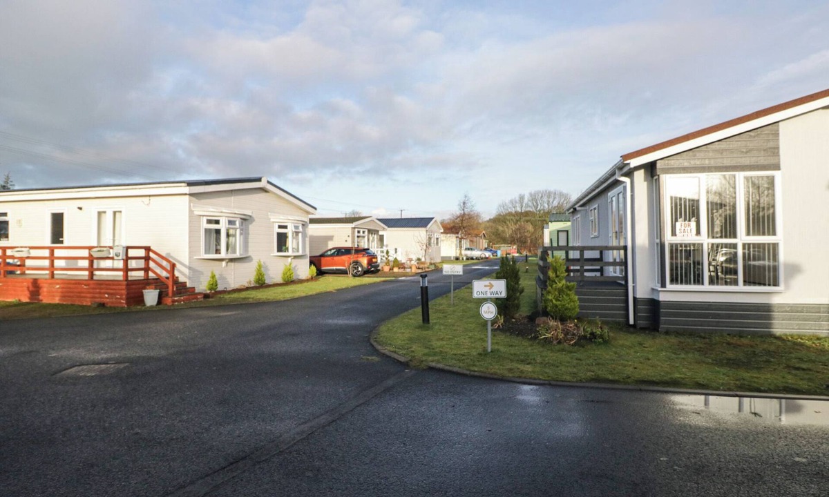 Denny Cottage | BEECHTREE TIMBER LODGE 69A, pet friendly in Denny