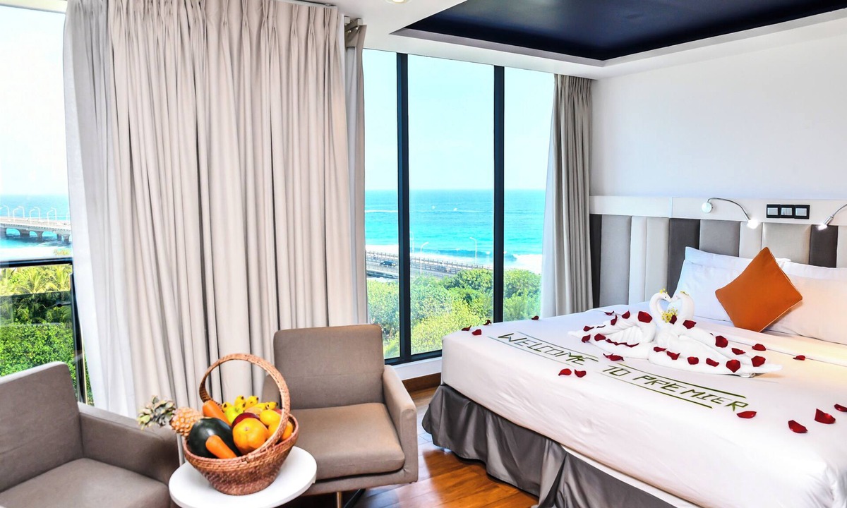 Male Hotel | Beehive Premier