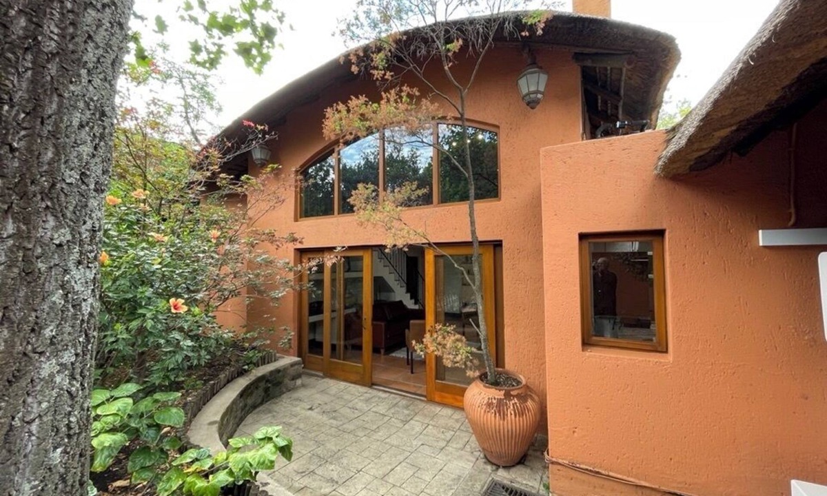 Greater Johannesburg Metropolitan Area Cottage | "Bees & Birds" Cottage for 2 people, spacious, open, bright, green setting