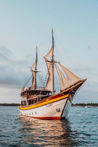 Labuan Bajo Boat Rental | Behike Luxury Phinisi