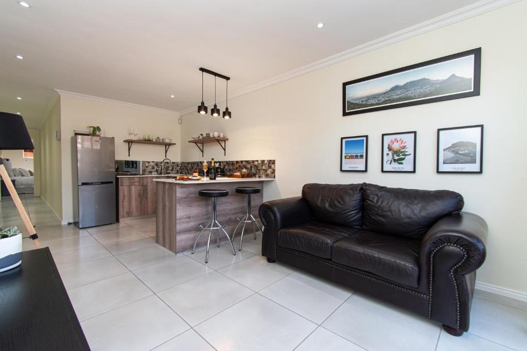 Muizenberg Apartment | Bella Muize