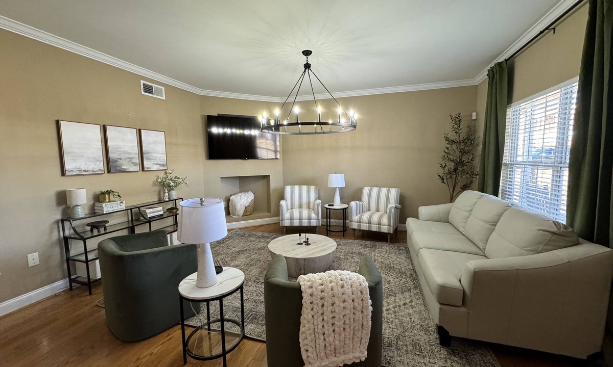 Montevallo House | Bella’s Place B