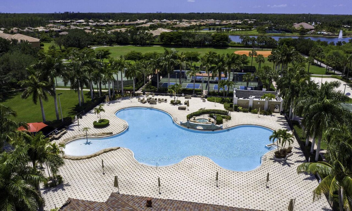 Estero Condo | Bella Terra - Top floor condo with Lake Views!