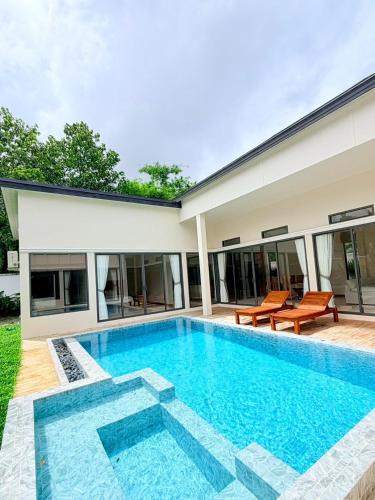 Si Sunthon Villa | Bella Villa V1