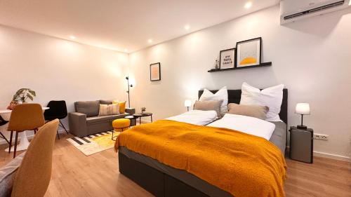 Hanau Apartment | Bellahomes Boutique Studio mit Klima 5th Floor Balkon mit Schlossblick