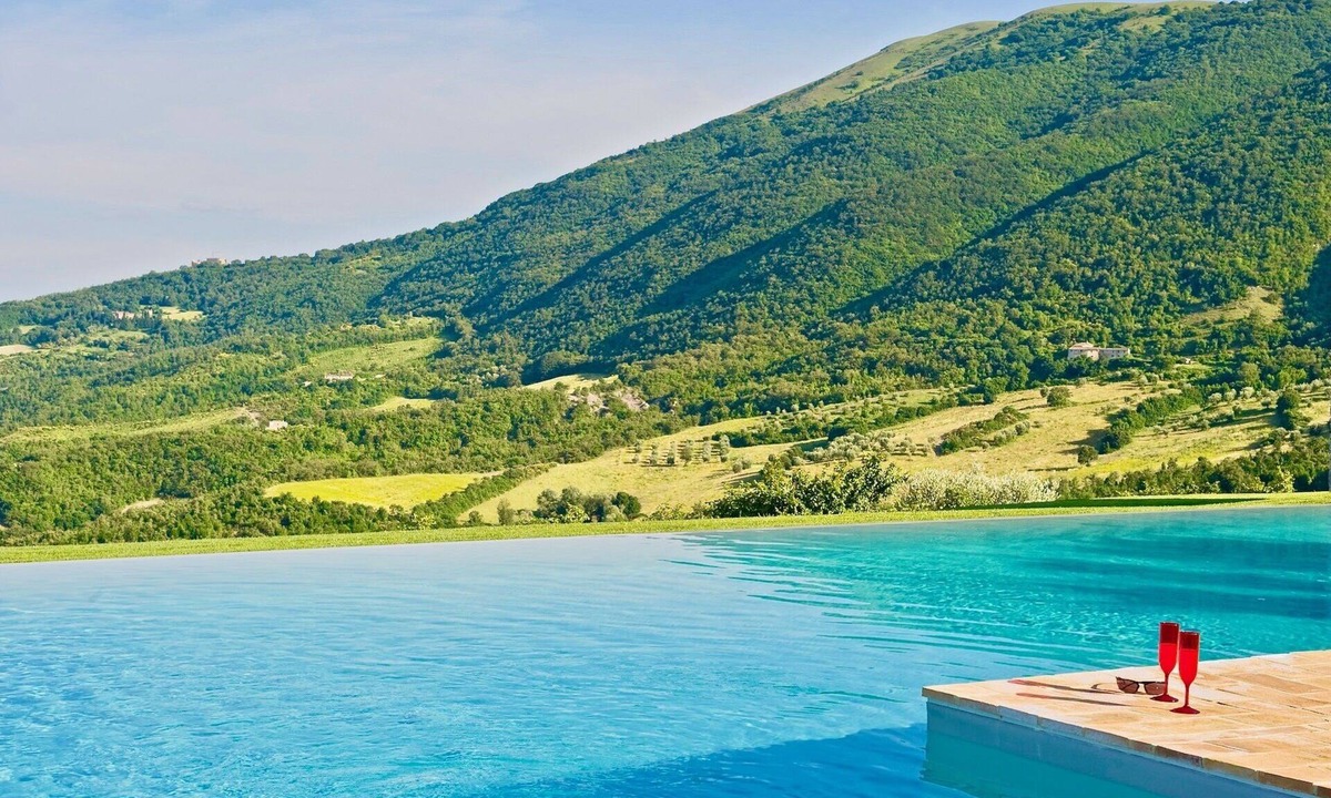 Montelovesco Villa | BELLAVISTA - Three Bedroom Villa, Sleeps 8