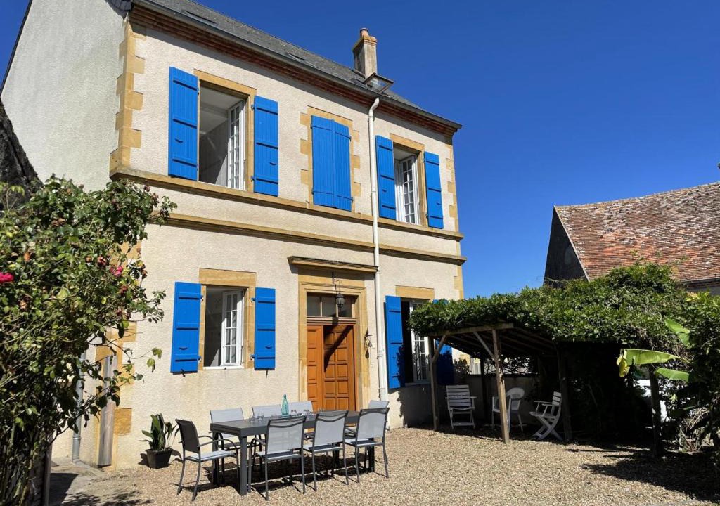 Pierrefitte-sur-Loire House | Belle maison bourbonnaise du 18e siècl au cœur d'un village pittoresque avec jardin - FR-1-489-387