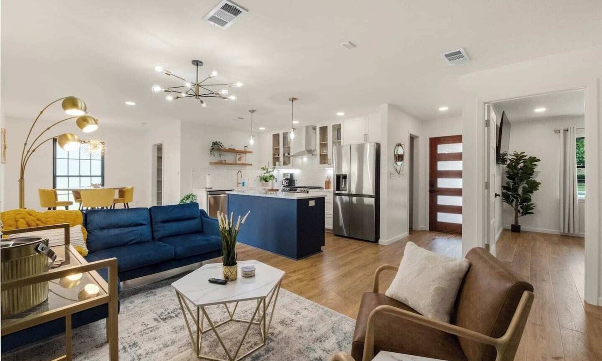 Richardson House | Bellini House/Modern 3BD Near Dallas & MAJOR INTERNATIONAL SPORTING EVENT