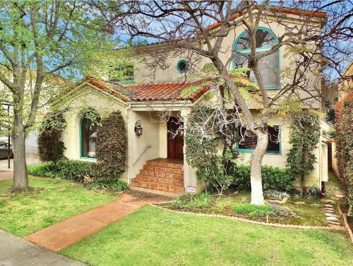 Belmont Heights House | Belmont Heights Retreat - Stunning Gardens