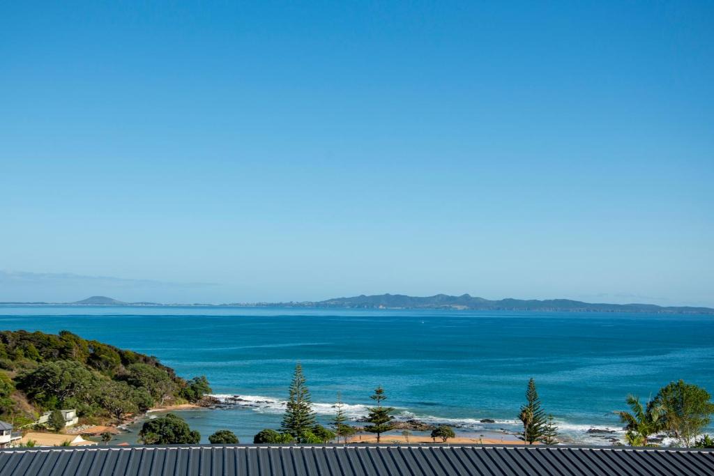 Cable Bay House | Belvedere - Cable Bay Holiday Home