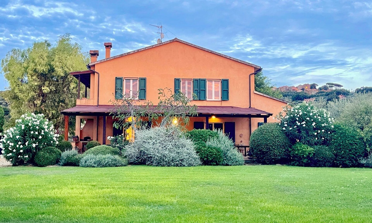 Castagneto Carducci House | Belvedere Farmhouse: 2 Bedrooms, 2 Bathrooms, AC | Bolgheri & Sea at 10 minutes