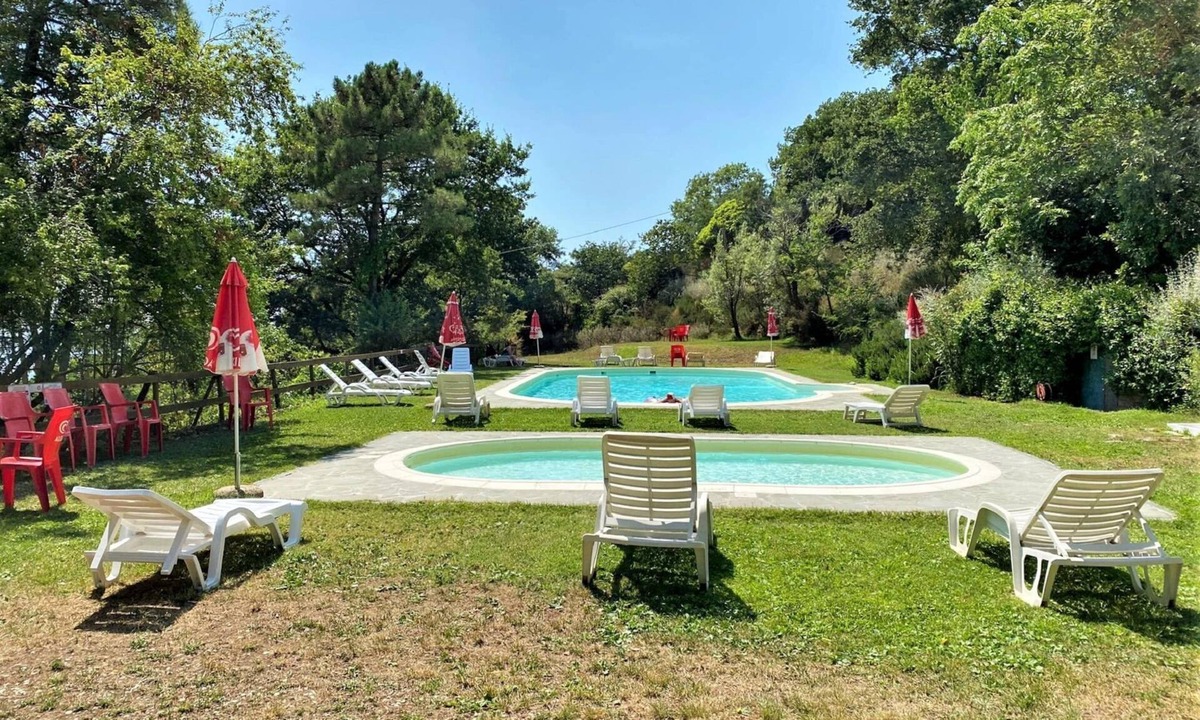 Carmignano House | Belvilla by OYO Lovely Bungalow With a Shared Pool