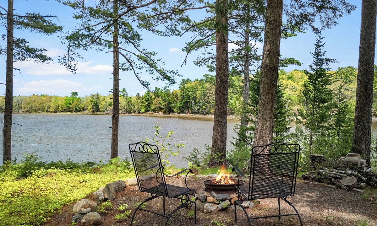 Cushing House | Bent River Guest Quarters - River-view retreat for 2 with kitchen, patio, AC, Wi-Fi