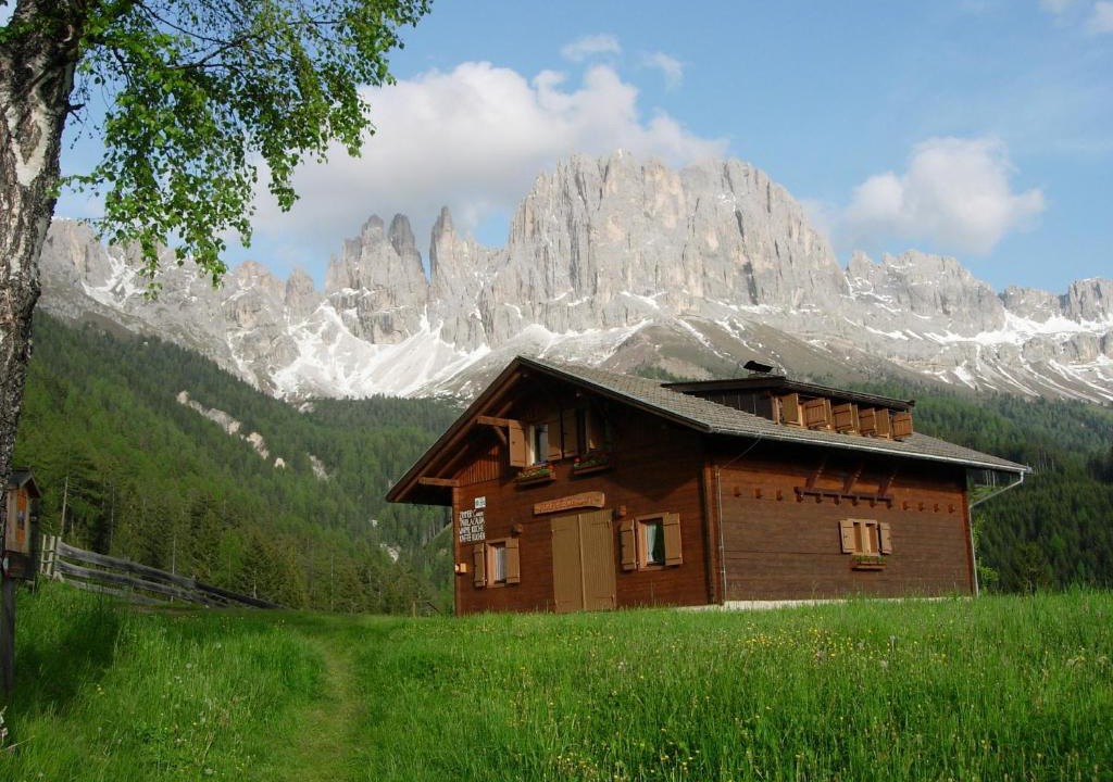 Tires House | Berghütte Plafötschalm